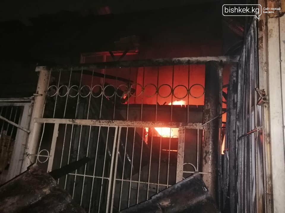 Пожар на Орто-Сайском рынке 9 ноября 2020 года